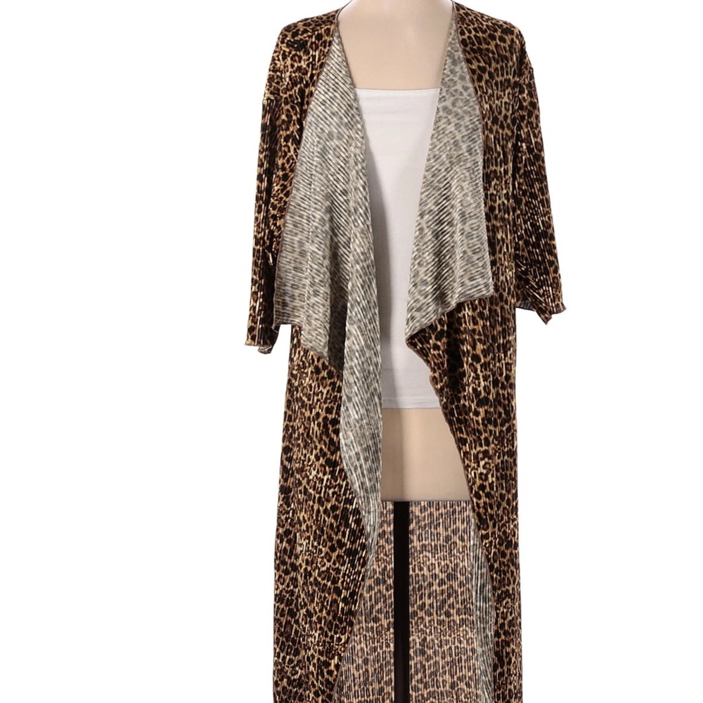 NWT LuLaRoe Shirley (Kimono) Sz M